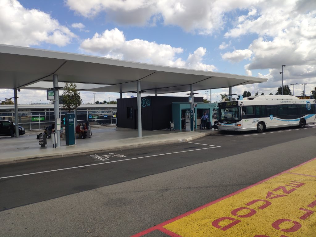 Arrêt de bus aéroport Nantes