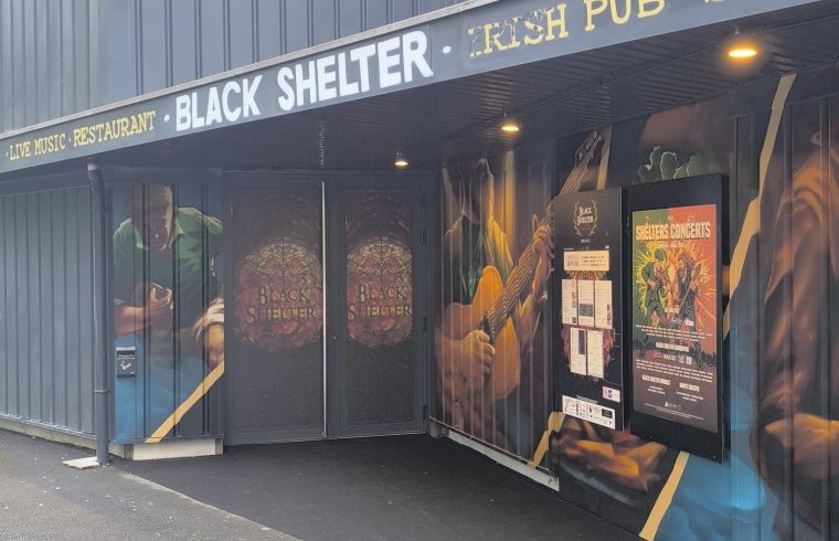 Façade du Black Shelter à Orvault